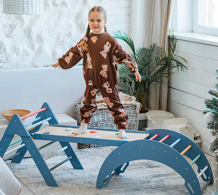 Ensemble de jeu avec arche, rampe et triangle Montessori pour enfants